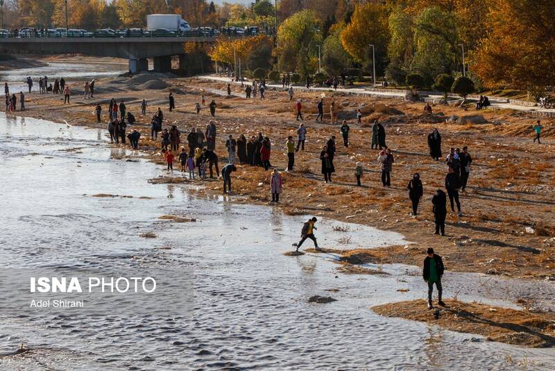عکس/ بازگشایی موقت زاینده رود در اصفهان
