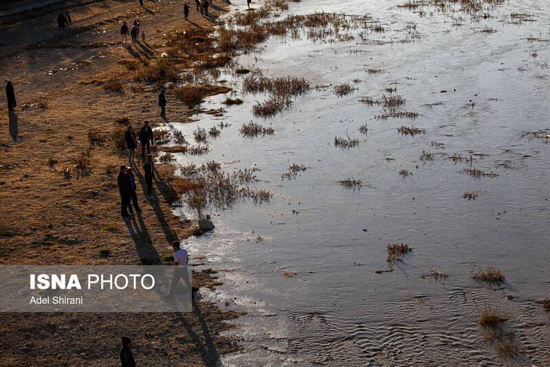 عکس/ بازگشایی موقت زاینده رود در اصفهان