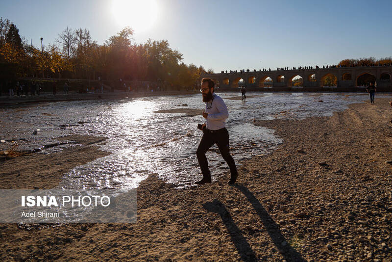 عکس/ بازگشایی موقت زاینده رود در اصفهان
