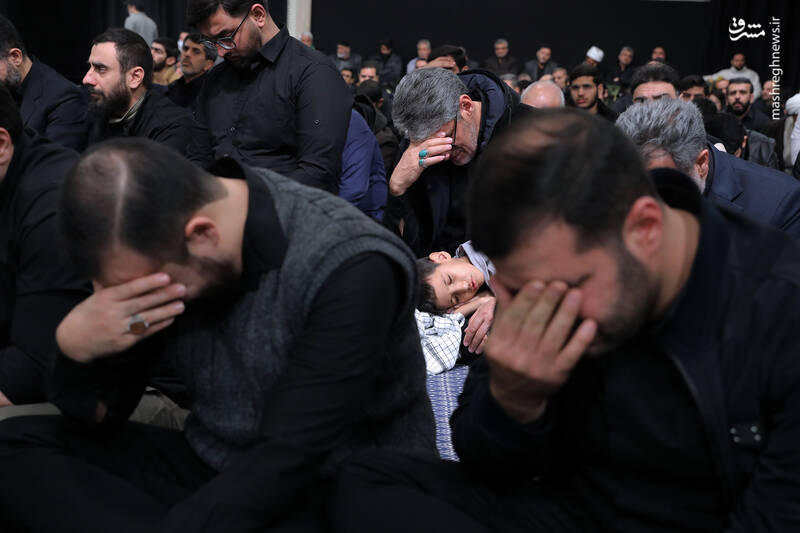 عکس/ اولین شب مراسم عزاداری حضرت زهرا (س) با حضور رهبر انقلاب