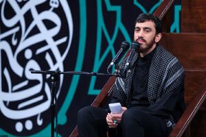 فیلم کامل مداحی رسولی در آخرین شب مراسم حسینیه امام (ره)