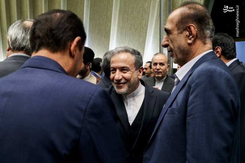 عکس/ نشست غیرعلنی مجلس با حضور وزیر امور خارجه