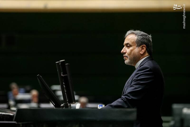 عکس/ نشست غیرعلنی مجلس با حضور وزیر امور خارجه