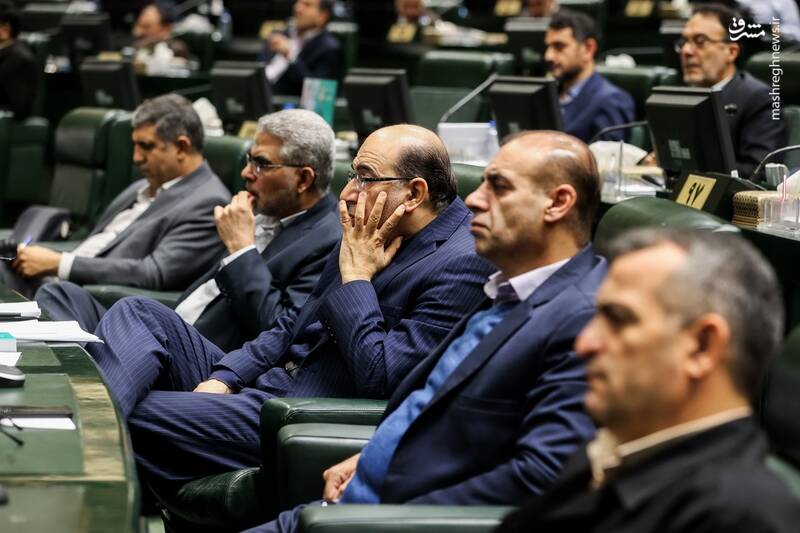 عکس/ نشست غیرعلنی مجلس با حضور وزیر امور خارجه