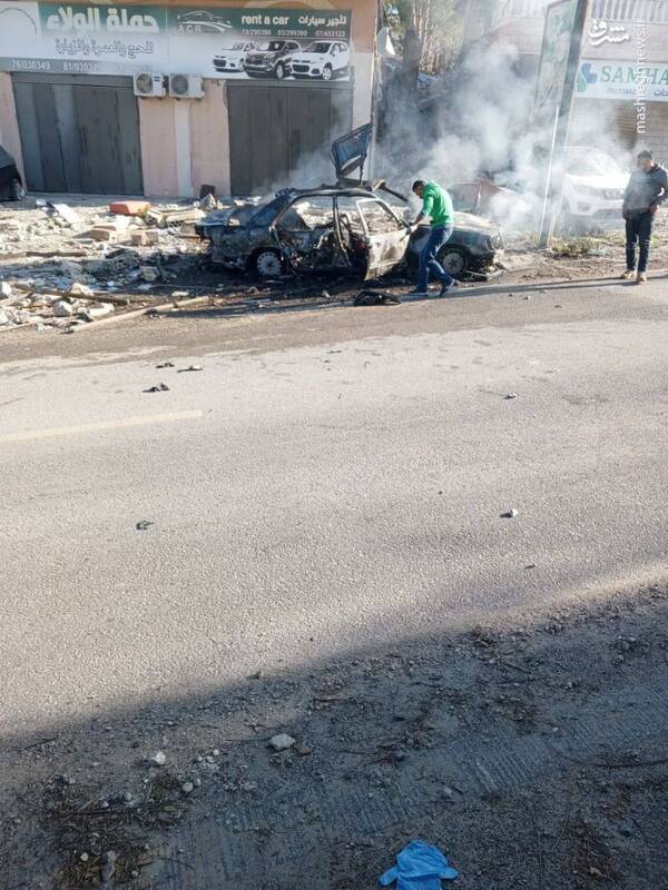 عکس/ حمله پهپادی رژیم صهیونیستی به یک خودرو در جنوب لبنان