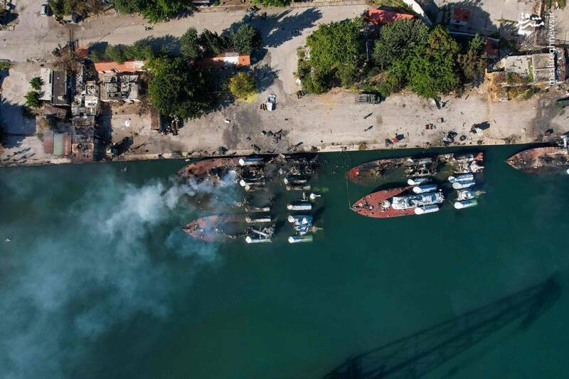 راز حمله بزرگ صهیونیستها به بندر لاذقیه چه بود؟ / قطع دسترسی سوریه به آسمان و دریا پس از حملات سنگین اسرائیل +فیلم و تصاویر