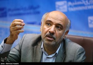 لاریجانی: روحانی بیتدبیری کرد/ وعده اقتصادی عارف به مردم با یک مقدمه خوب