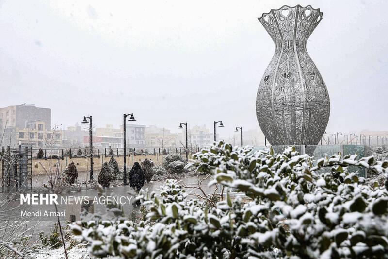 بارش برف پاییزی در زنجان
