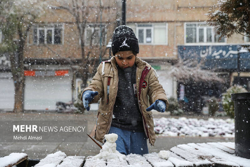 بارش برف پاییزی در زنجان