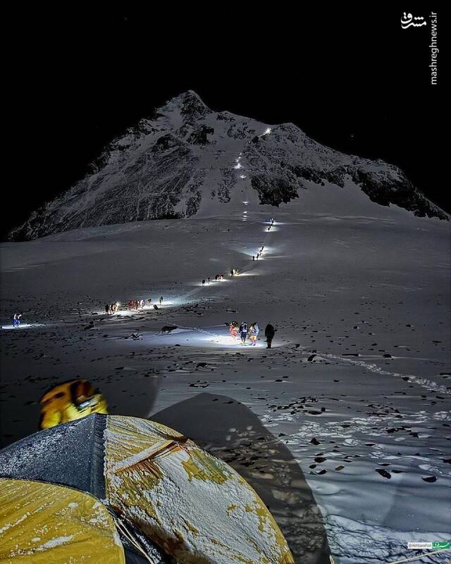 عکس/ صعود شبانه کوهنوردان