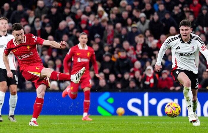 تساوی لیورپول ۱۰ نفره در خانه/ فرصتسوزی آرسنال ادامه دارد