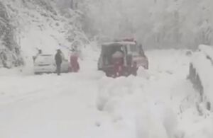 جاده سیاهکل به دیلمان در یک روز برفی