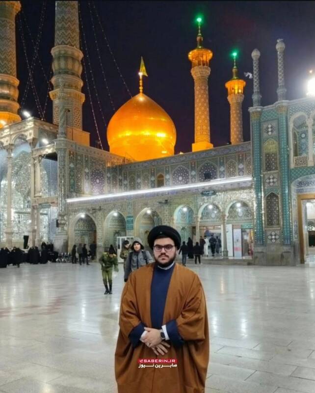 تصویری از حضور پسر شهید نصرالله در حرم حضرت معصومه