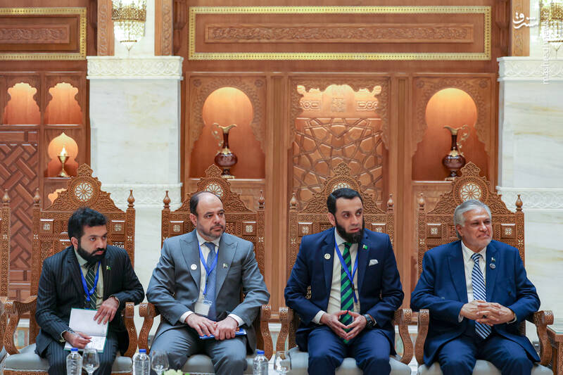 عکس/ دیدار پزشکیان با نخستوزیر پاکستان