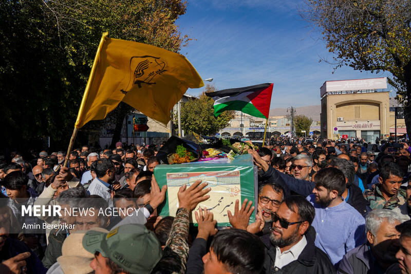 تشییع و خاکسپاری پیکر شهید مدافع حرم تیپ فاطمیون، شهید «میرمحمد احمدی» در شیراز