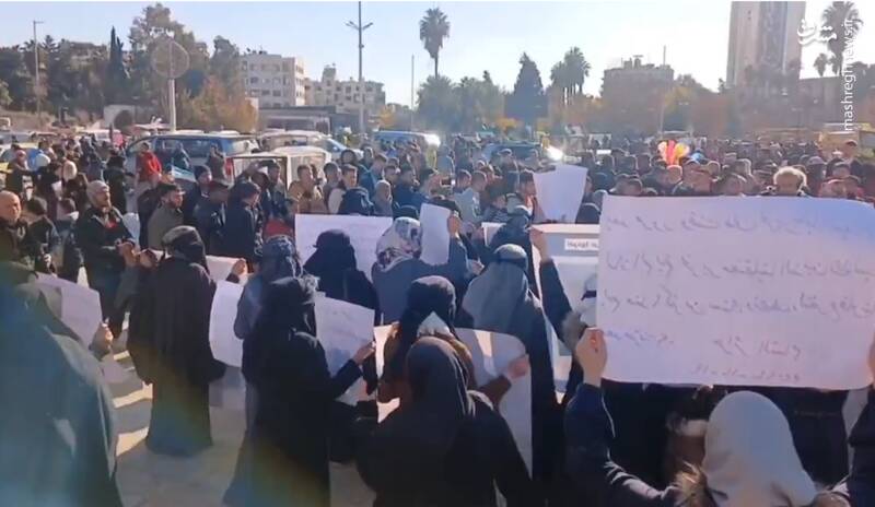 اولین جرقههای اعتراضات علیه الجولانی در سوریه زده شد+ عکس