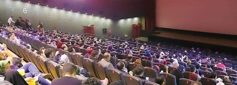 با گران شدن قیمت بلیتها، سینما هم مثل تئاتر و کنسرت و... از سبد طبقات میانی جامعه خارج میشود