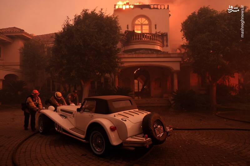 امدادرسانی آتش نشانان در حادثه وقوع حریق در کاماریلو کالیفرنیا-امریکا امدادرسانی آتش نشانان در حادثه وقوع حریق در کاماریلو کالیفرنیا-امریکا