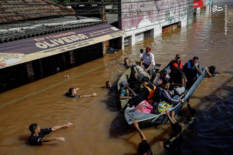 گرفتاری برزیلی ها در سیل گرفتاری برزیلی ها در سیل