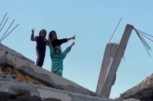 تنها محل بازی کودکان غزه را ببینید
