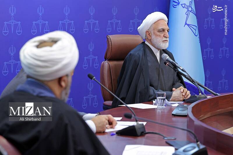 عکس/ نشست هماندیشی رئیس قوه قضاییه با نخبگان حوزه و دانشگاه عکس/ نشست هماندیشی رئیس قوه قضاییه با نخبگان حوزه و دانشگاه