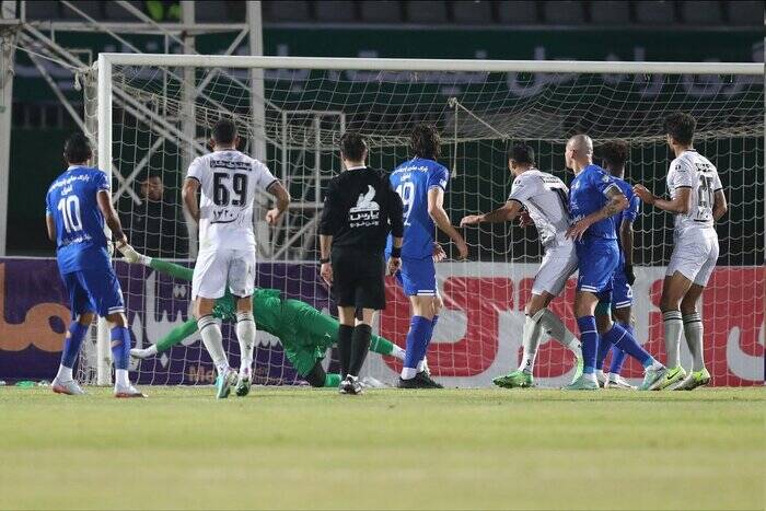 نوری: چند بازیکن باید از استقلال بروند/ زاهدیفرد هر کاری کرد تا پرسپولیس نبازد!