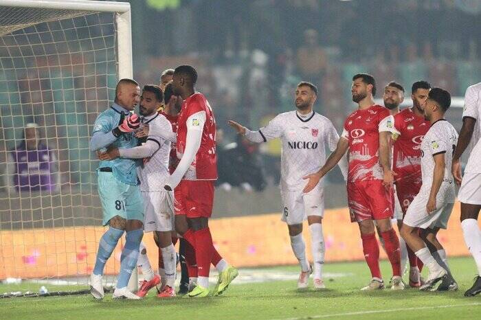 نوری: چند بازیکن باید از استقلال بروند/ زاهدیفرد هر کاری کرد تا پرسپولیس نبازد!