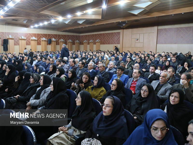 نشست رئیس جمهور با فرهیختگان و نخبگان بجنورد