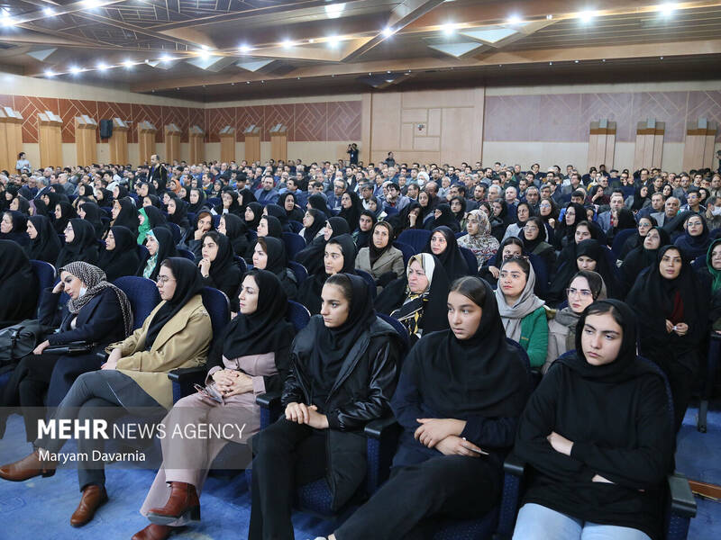 نشست رئیس جمهور با فرهیختگان و نخبگان بجنورد