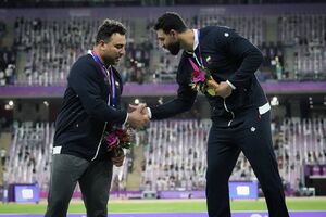 گریههای قهرمان آسیا پشت در بسته آفتاب انقلاب! + فیلم