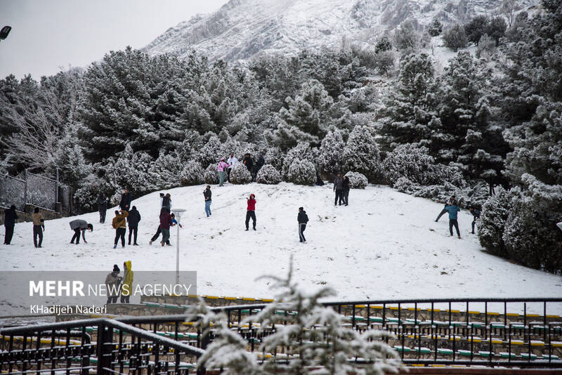 عکس/ اولین بارش برف زمستانی در اصفهان