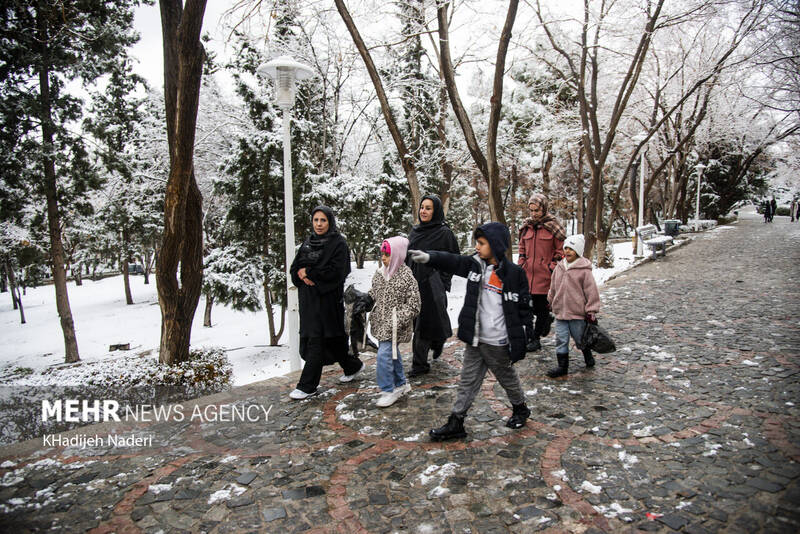 عکس/ اولین بارش برف زمستانی در اصفهان