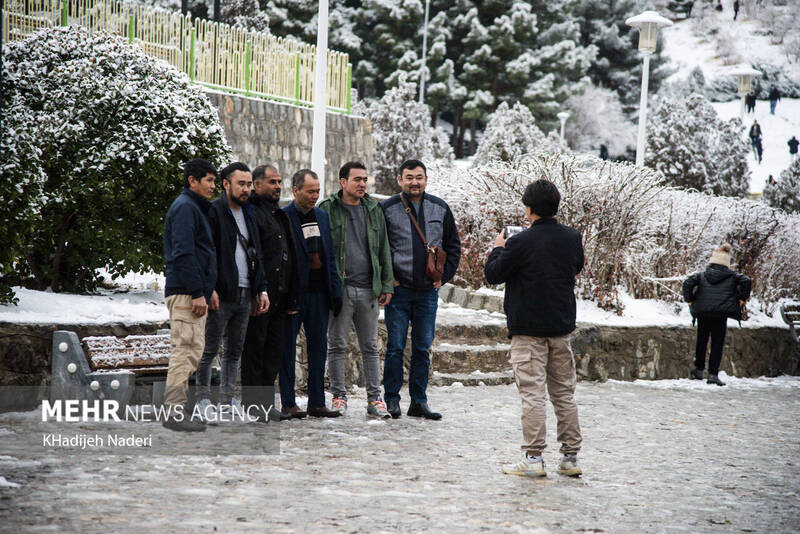 عکس/ اولین بارش برف زمستانی در اصفهان