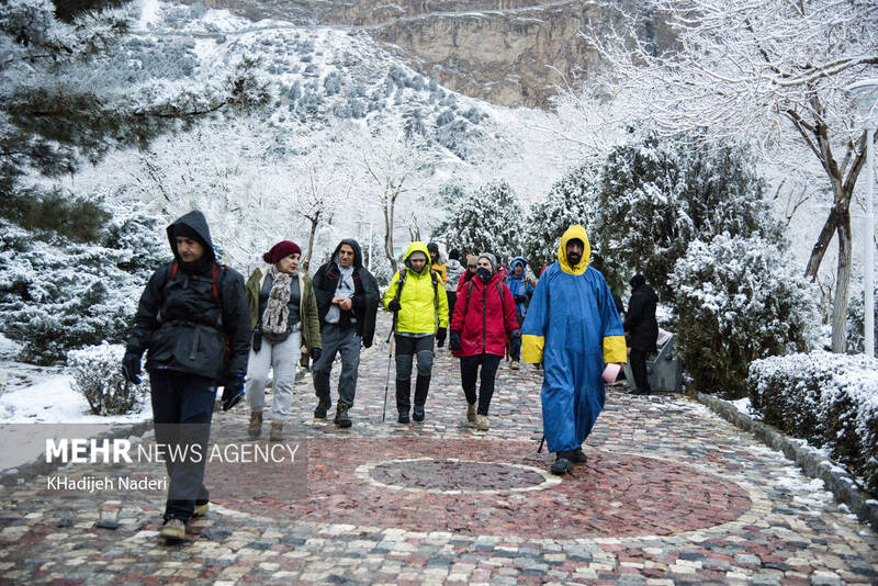 عکس/ اولین بارش برف زمستانی در اصفهان