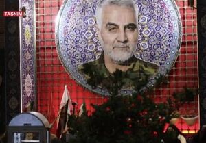 سیل جمعیت در مسیر برفی مزار حاج قاسم + فیلم