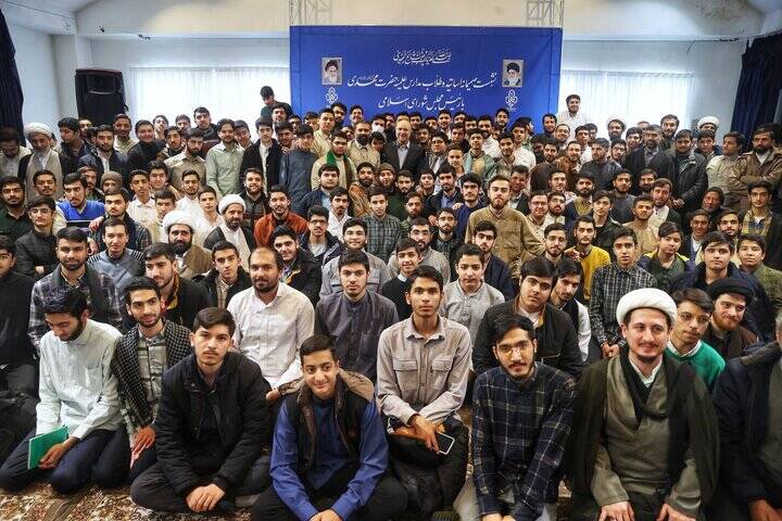 نشست صمیمانه اساتید و طلاب با قالیباف 2
