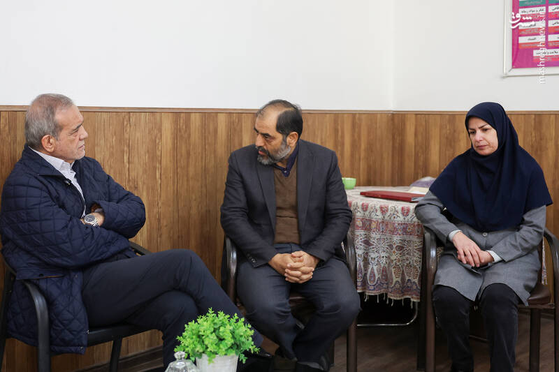 عکس/ بازدید سرزده رئیسجمهور از دو مدرسه در شهر قدس