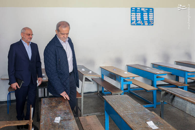 بازدید سرزده پزشکیان از دو مدرسه در شهر قدس + عکس