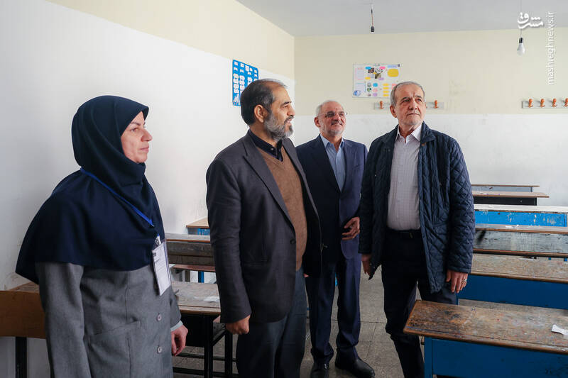 بازدید سرزده پزشکیان از دو مدرسه در شهر قدس + عکس