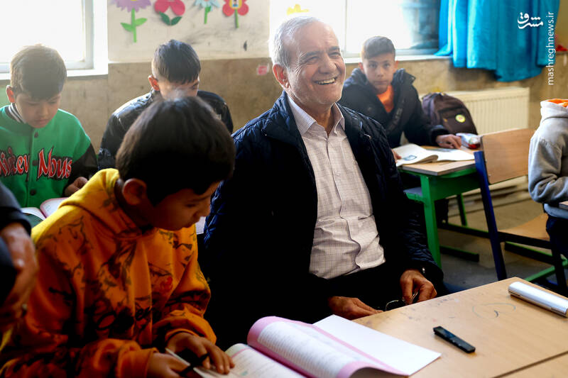 عکس/ بازدید سرزده رئیسجمهور از دو مدرسه در شهر قدس