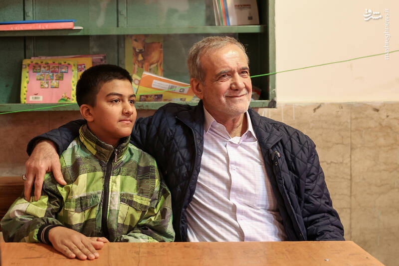 عکس/ بازدید سرزده رئیسجمهور از دو مدرسه در شهر قدس