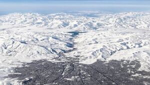 تصویری دیدنی از ارومیه در یک روز برفی