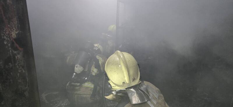 آتشسوزی تعمیرگاهی در خیابان آزادی +عکس