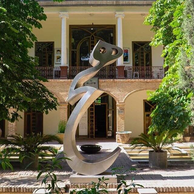 نیما و جلال در کدام محله تهران قدم میزدند؟