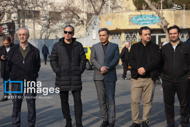 عکس / حضور چهرهها در مراسم تشییع پیکر "فریدون شهبازیان" 29