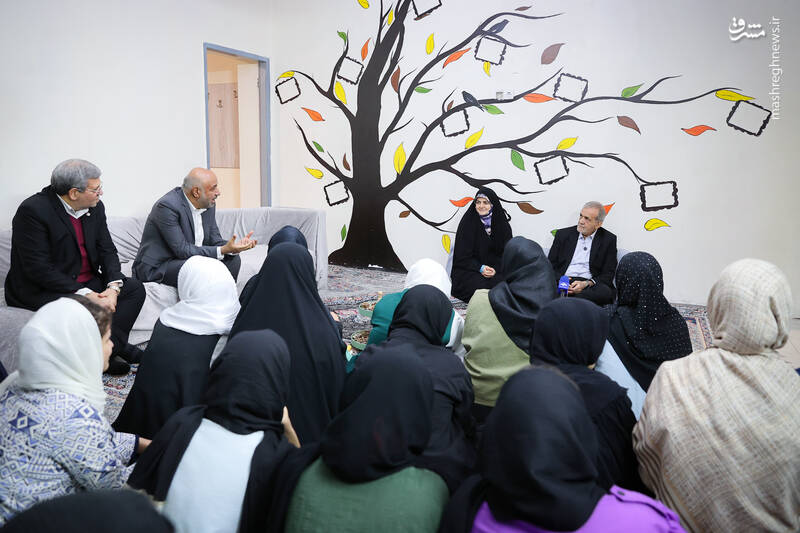 بازدید پزشکیان از مرکز نگهداری کودکان بیسرپرست+ عکس