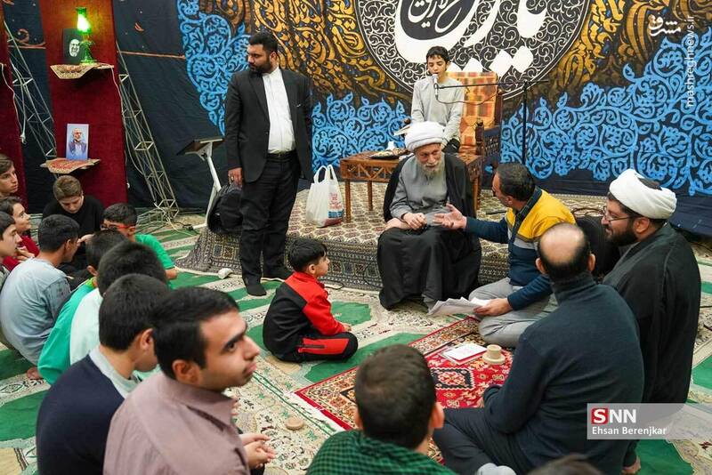 عکس / اعتکاف دانش آموزی در مسجد شهید دستغیب شیراز 32