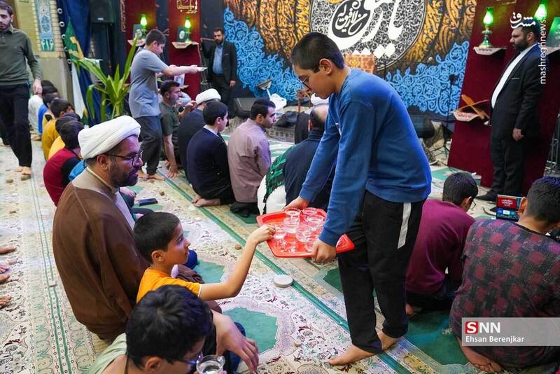 عکس / اعتکاف دانش آموزی در مسجد شهید دستغیب شیراز 30