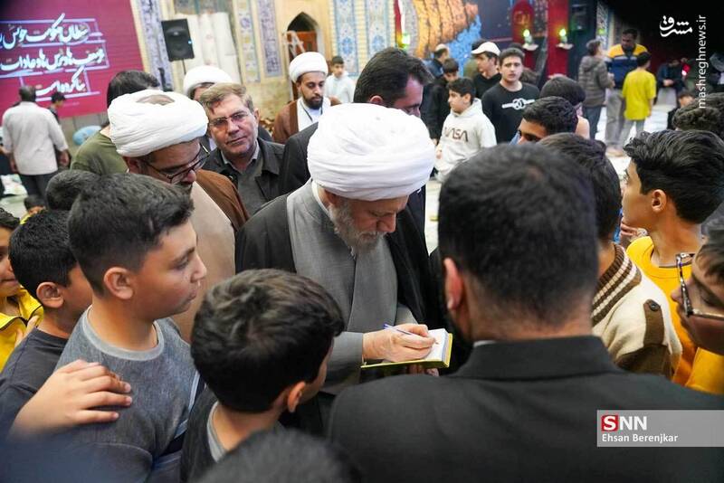 عکس / اعتکاف دانش آموزی در مسجد شهید دستغیب شیراز 23