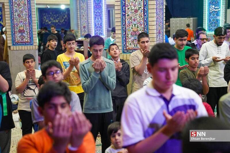 عکس / اعتکاف دانش آموزی در مسجد شهید دستغیب شیراز 18